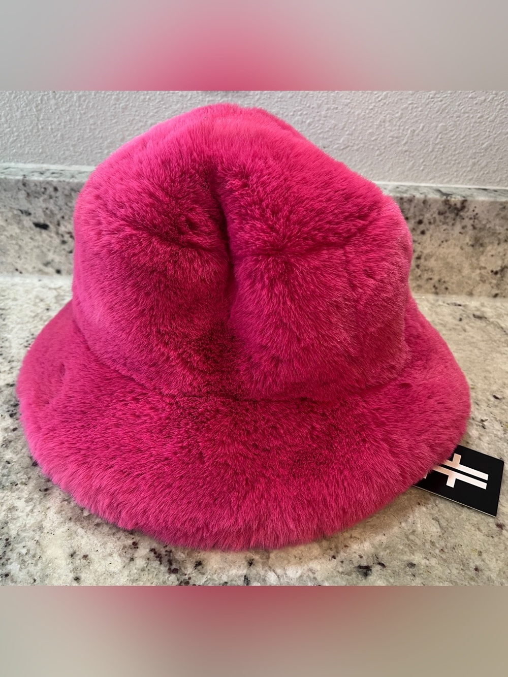 NWT Donna Salyers Fabulous Furs Hot Pink Bucket Hat